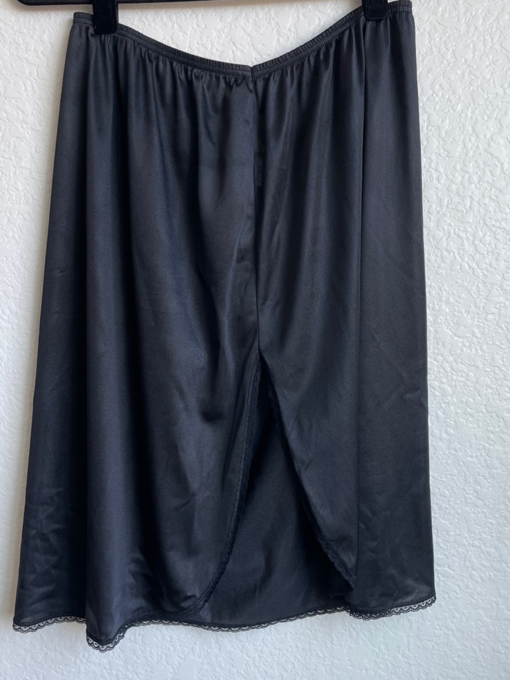 Vintage Vassarette 11-122 Black Nylon Half Slip Lace Trim Made USA